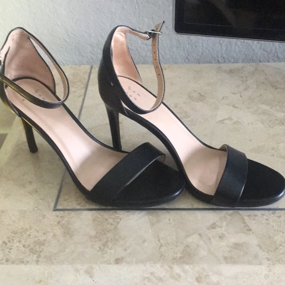 Strapped black 5 in heels